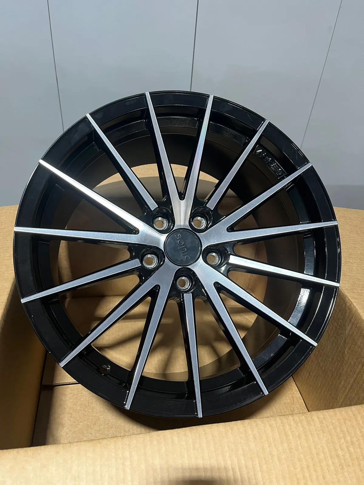 8,5X19 5X120 ET35 72,6 BD